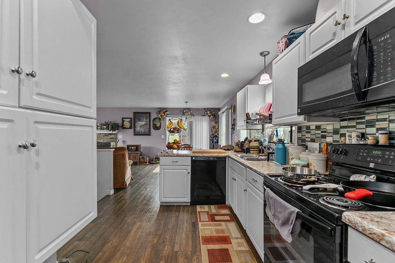 Dated Kitchen Backsplash