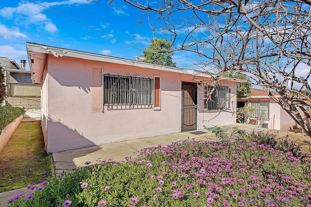 Faded and Peeling Exterior Paint