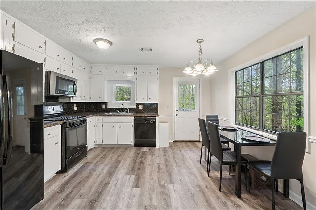 Dated Kitchen Cabinets