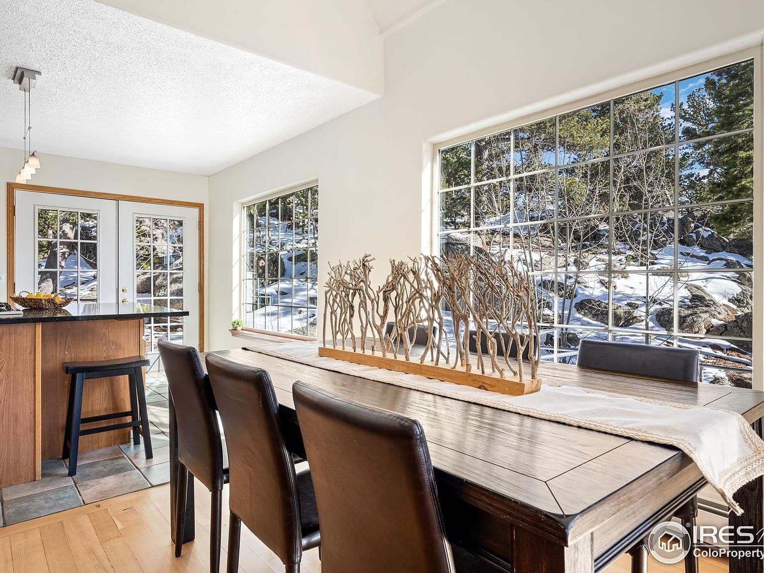 Outdated Kitchen Cabinets