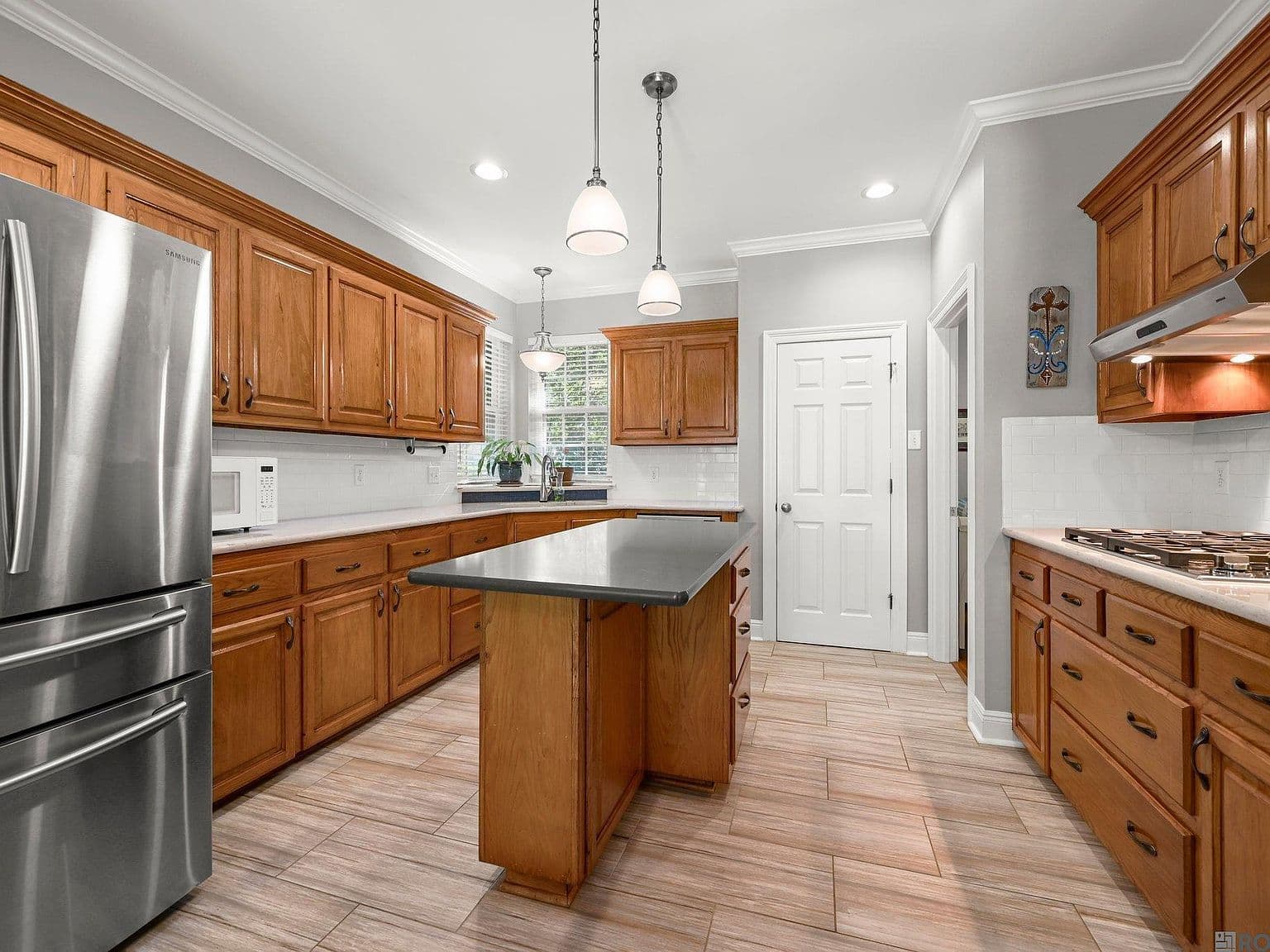 Oak Kitchen Cabinets