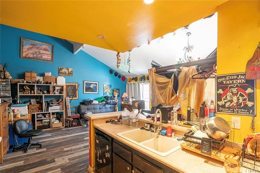 Outdated Kitchen Cabinets