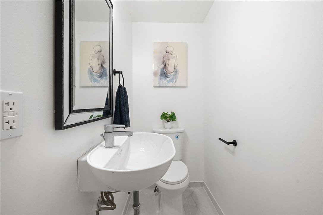 Small Powder Room