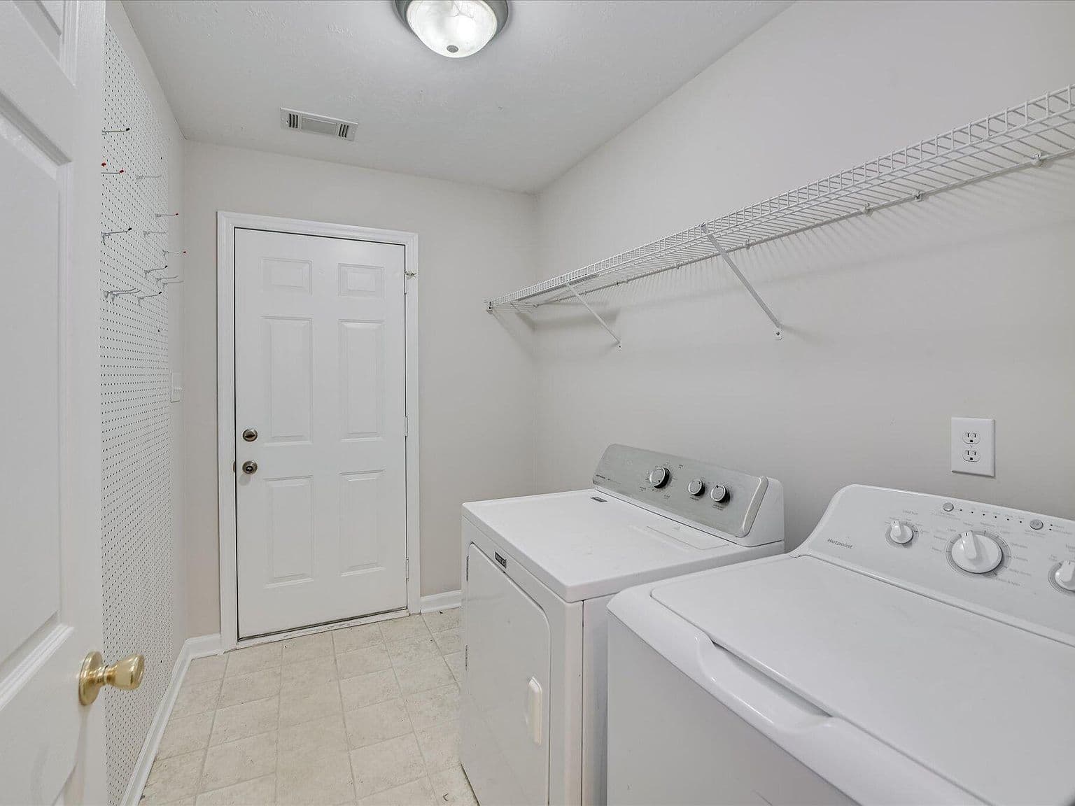 Basic Laundry Room