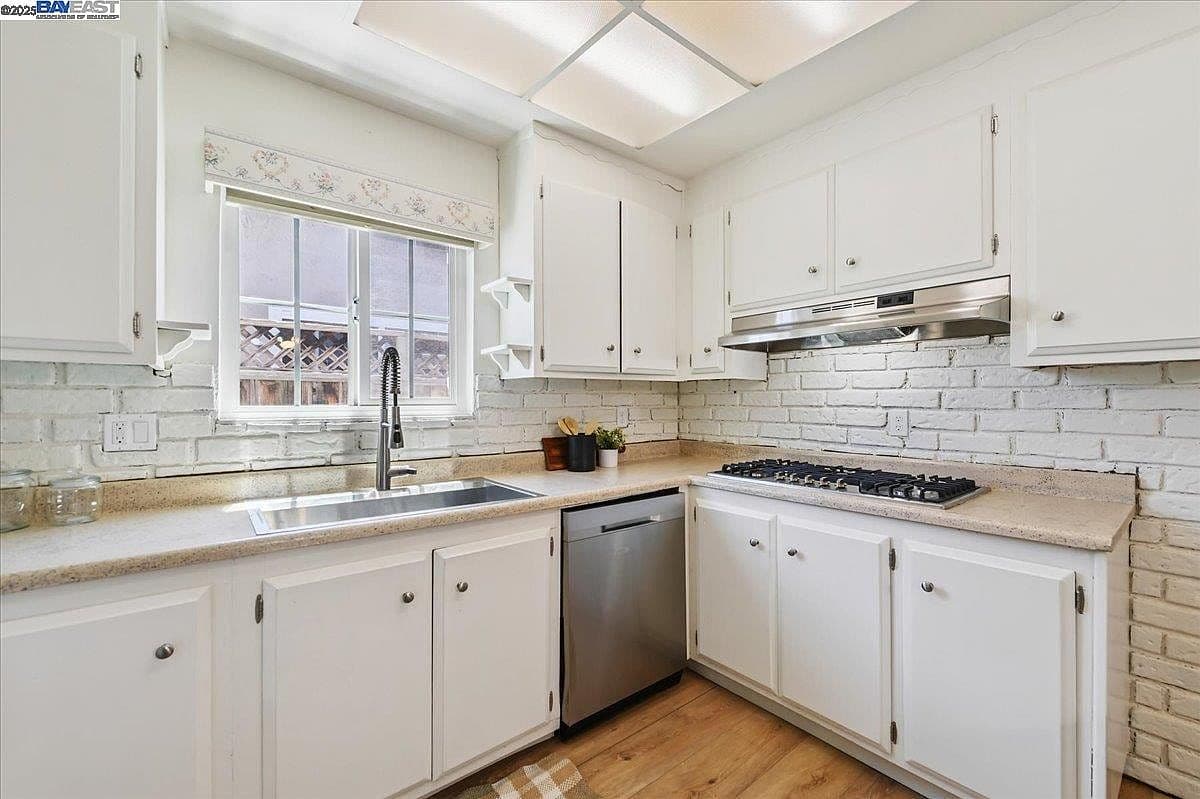 Outdated Kitchen Cabinets and Countertops