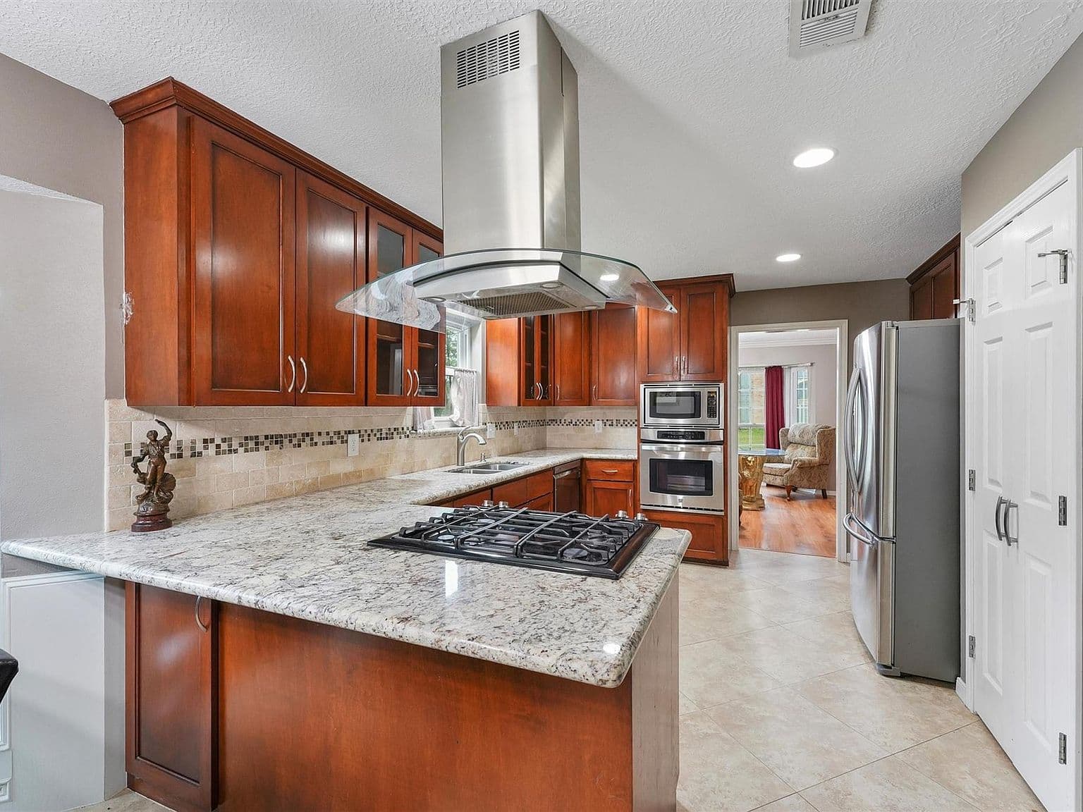 Outdated Kitchen Cabinets