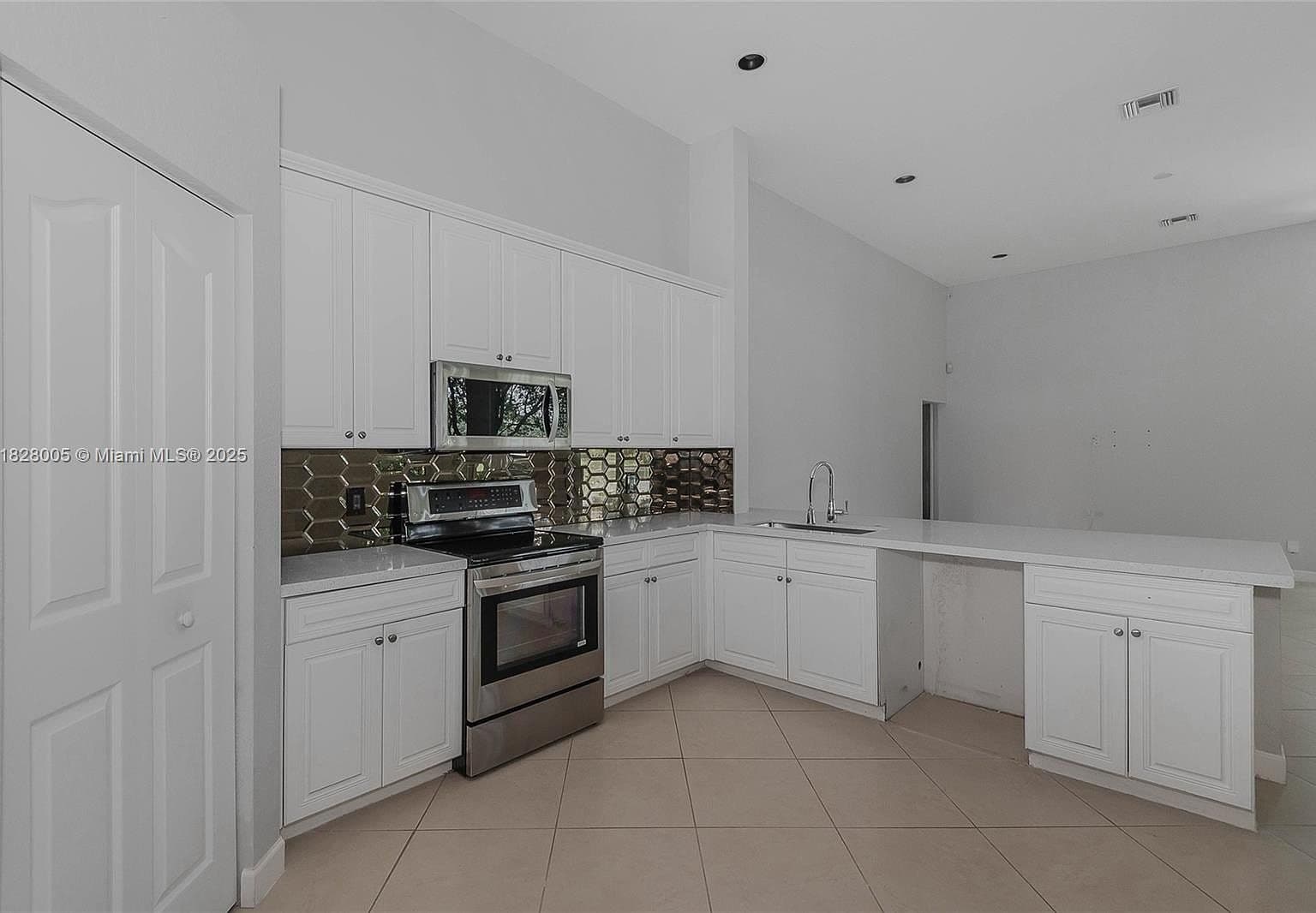 Dated Kitchen Backsplash