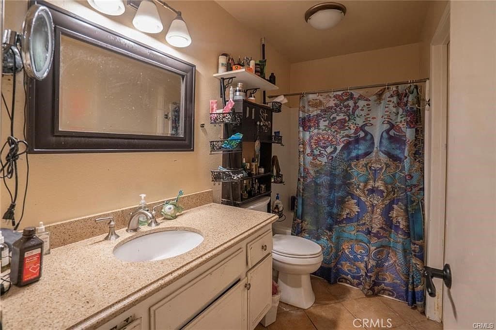 Dated Bathroom Fixtures