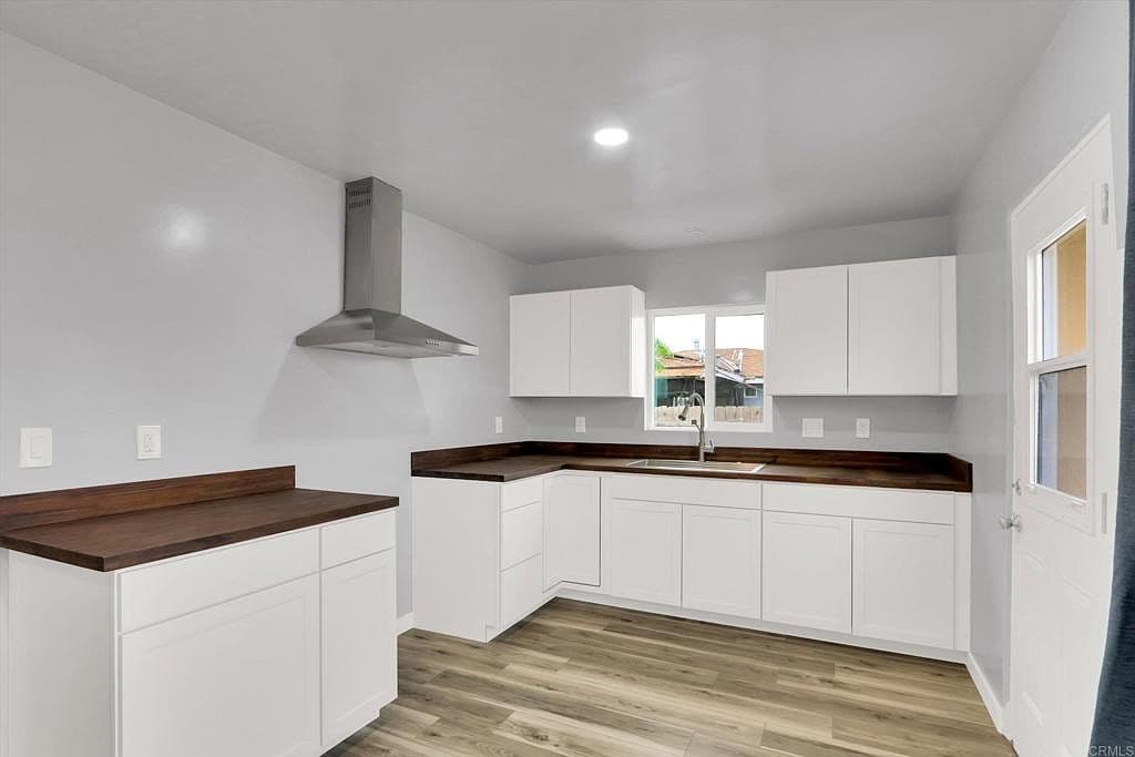 Dark Kitchen Countertops