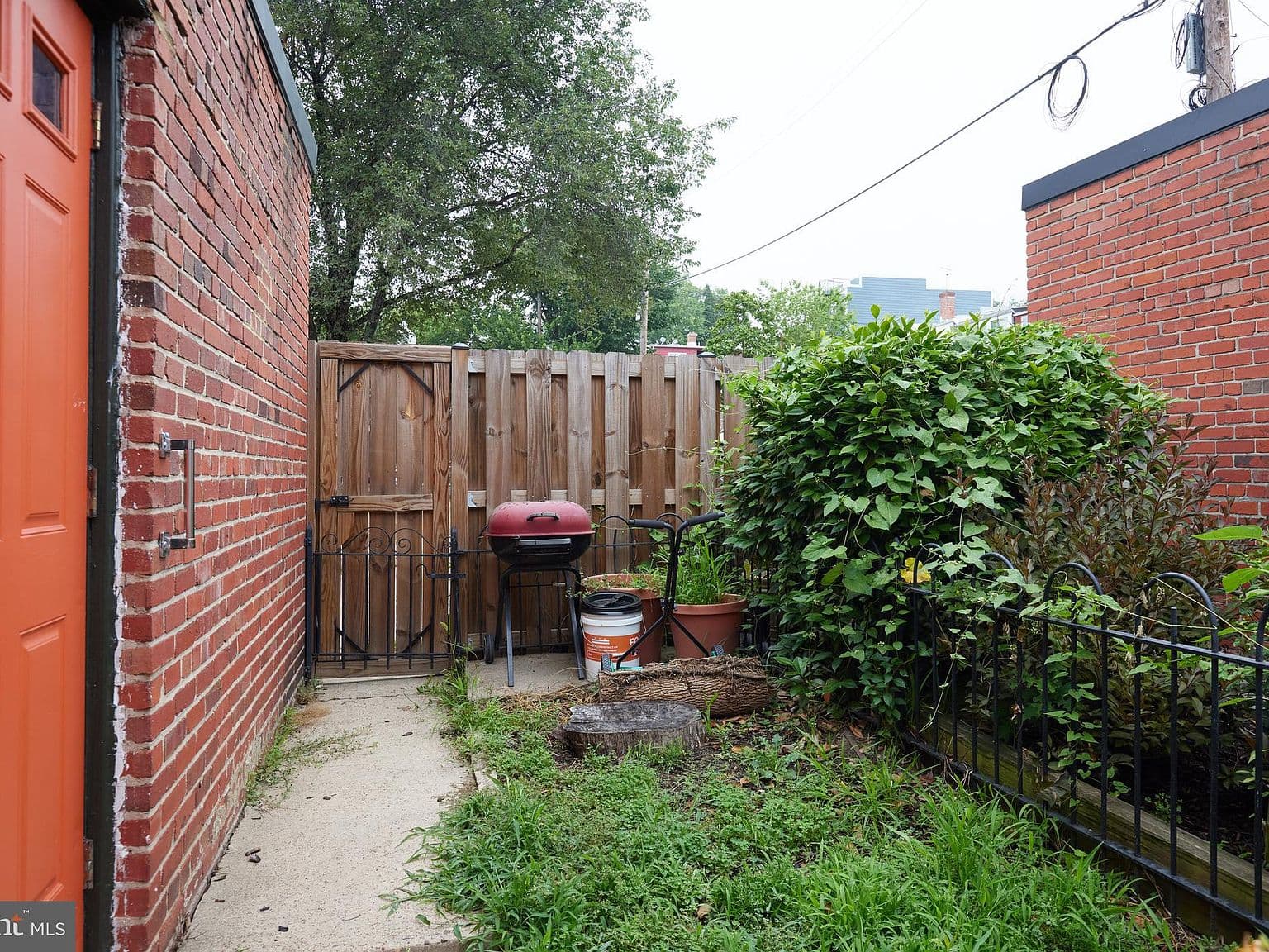 Dirty/Weathered Brick