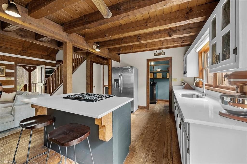 Dated Kitchen Cabinets