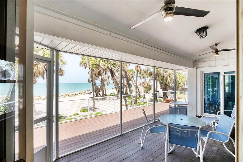 Basic Screened-In Porch