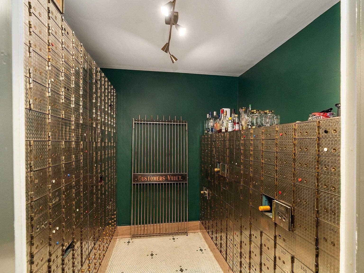 Outdated Kitchen Cabinets