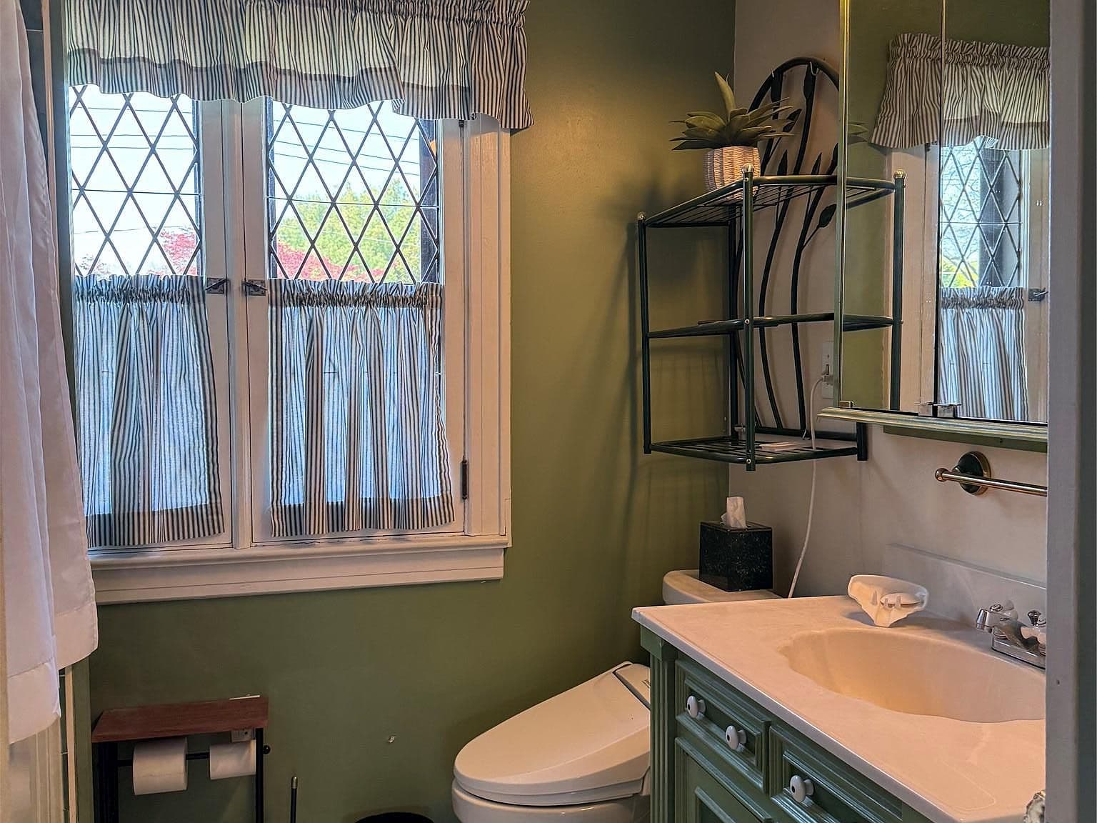 Outdated Wallpaper Border