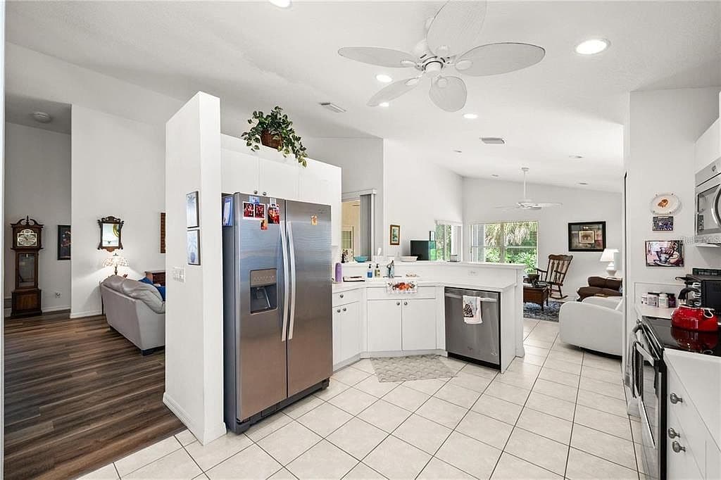 White Kitchen Cabinets