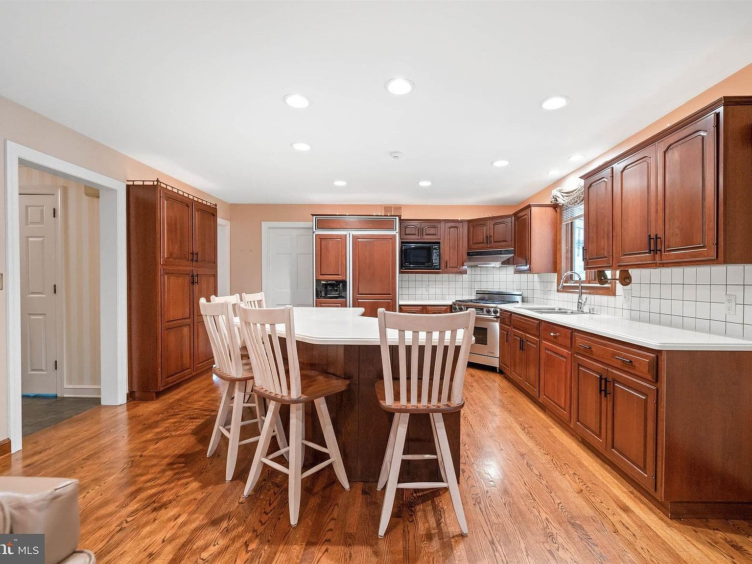 Dated Kitchen Finishes