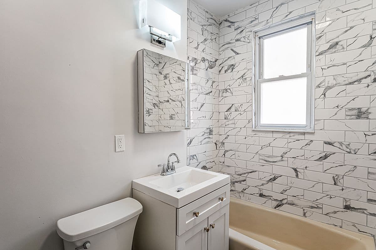 Basic Tub and Shower