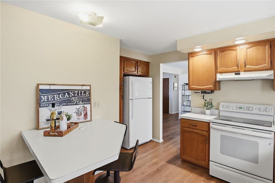 Outdated Kitchen Cabinets