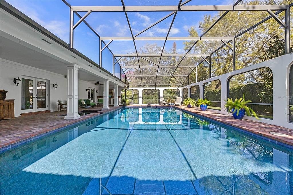 Dated Pool Enclosure