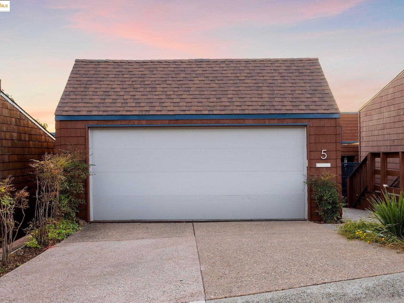 Exterior Wood Shingles