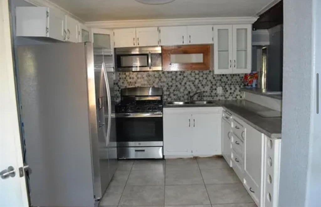 Dated Kitchen Backsplash
