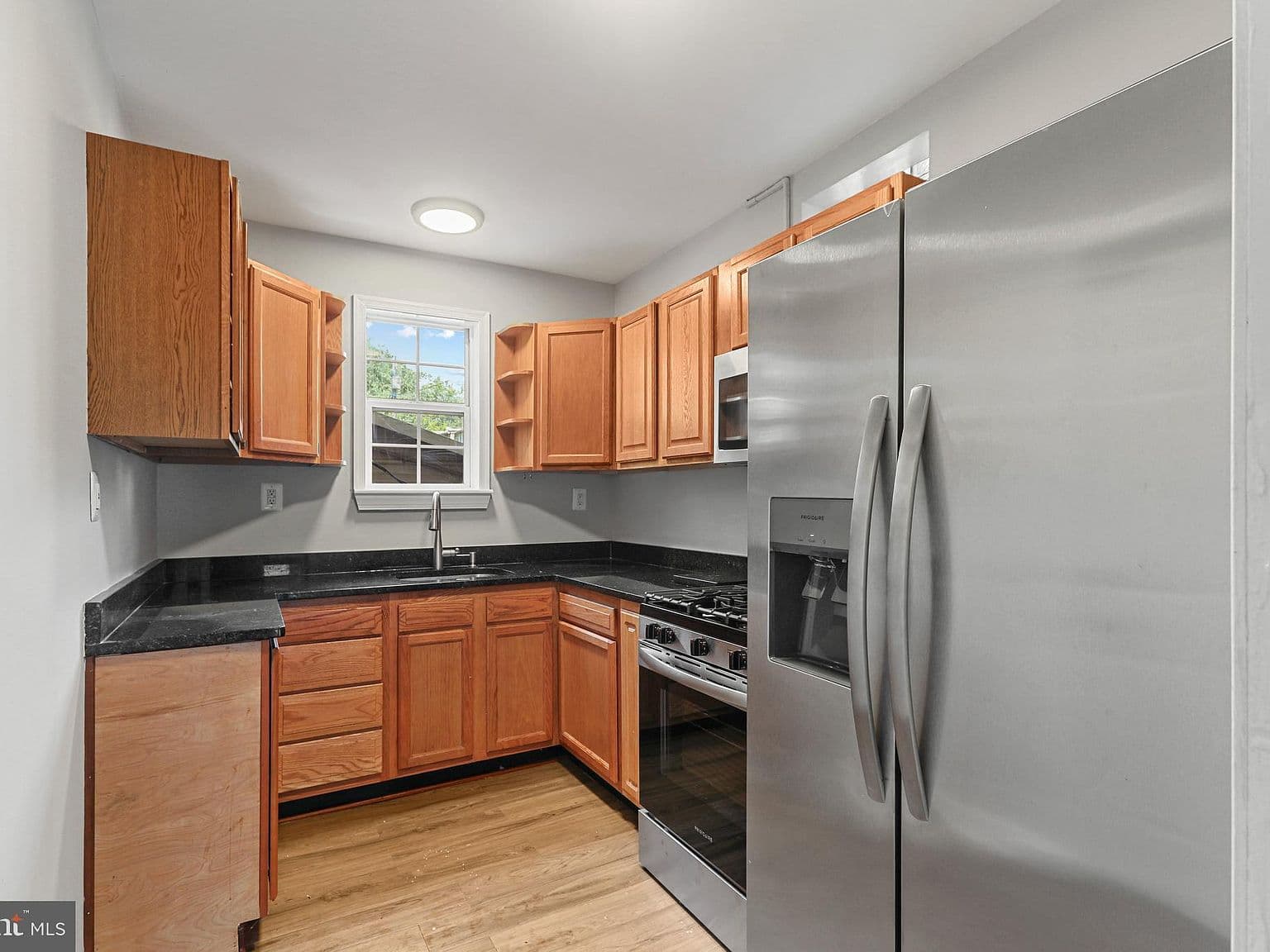 Dated Kitchen Cabinets