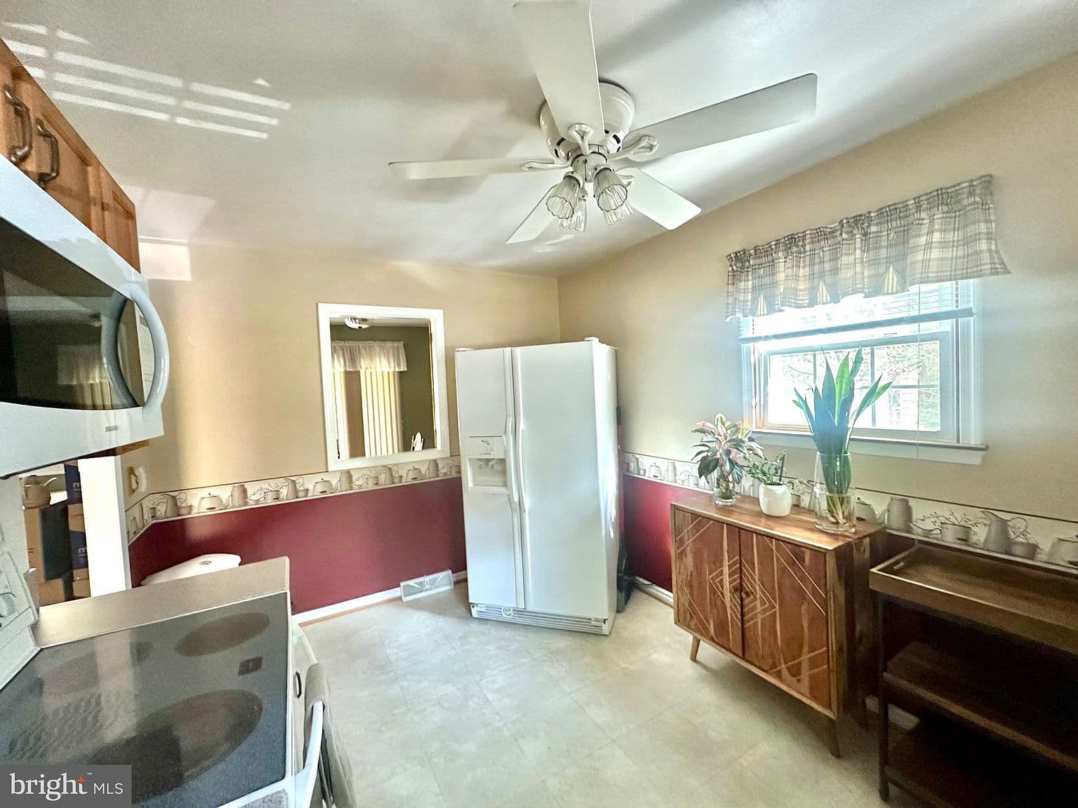 Outdated Kitchen Cabinets