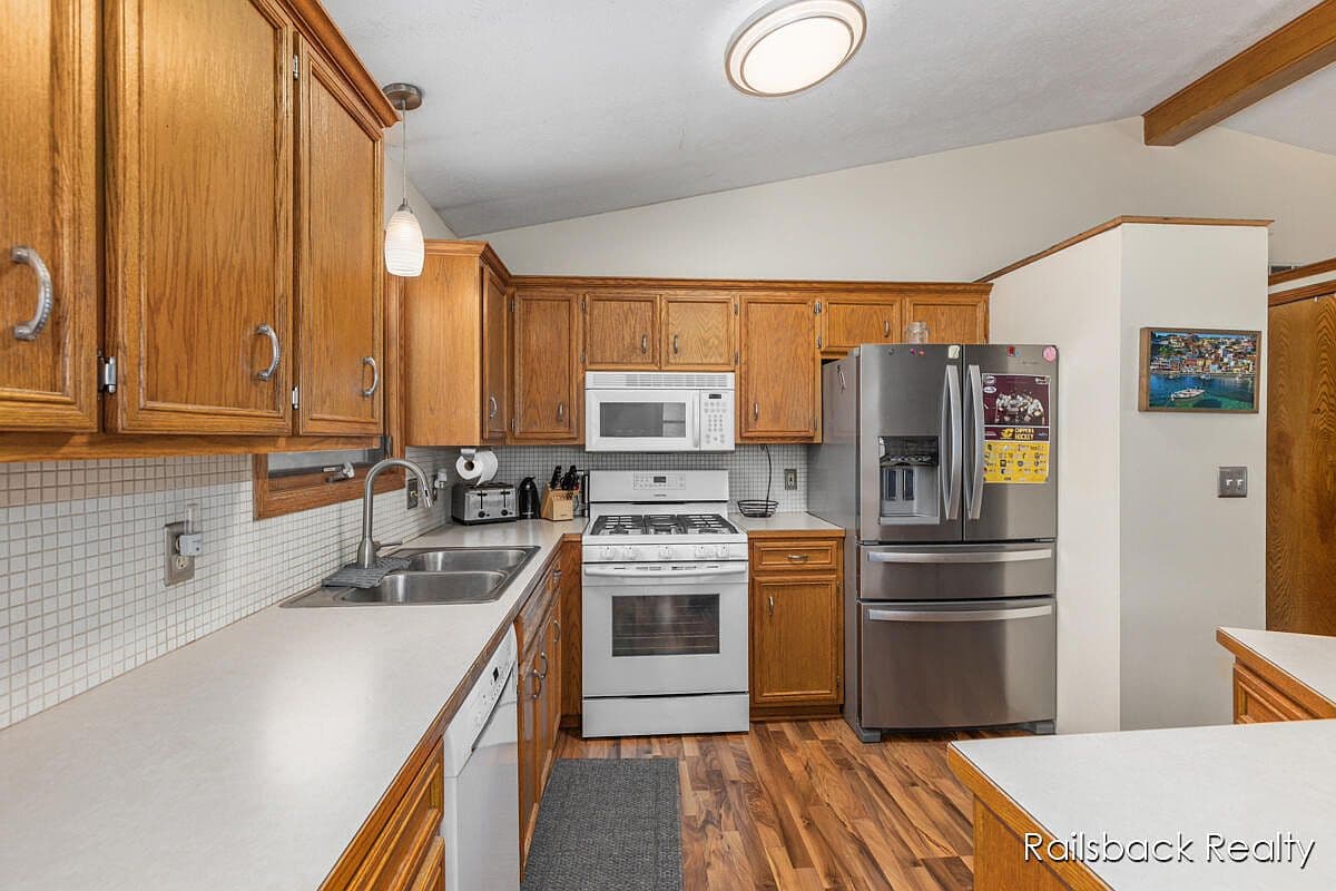 Outdated Kitchen Cabinets