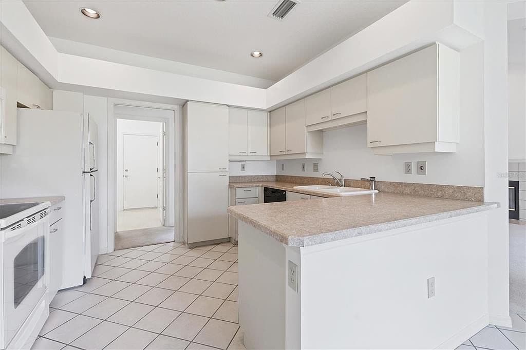 Outdated Kitchen Cabinets