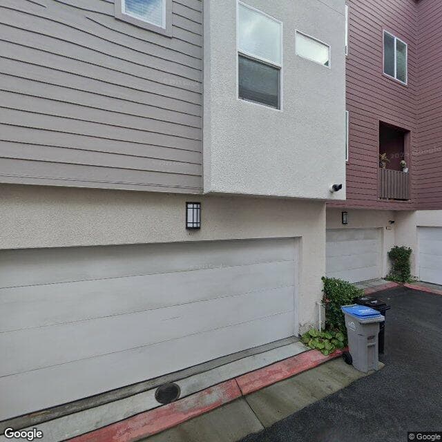 323 Flinder Pl