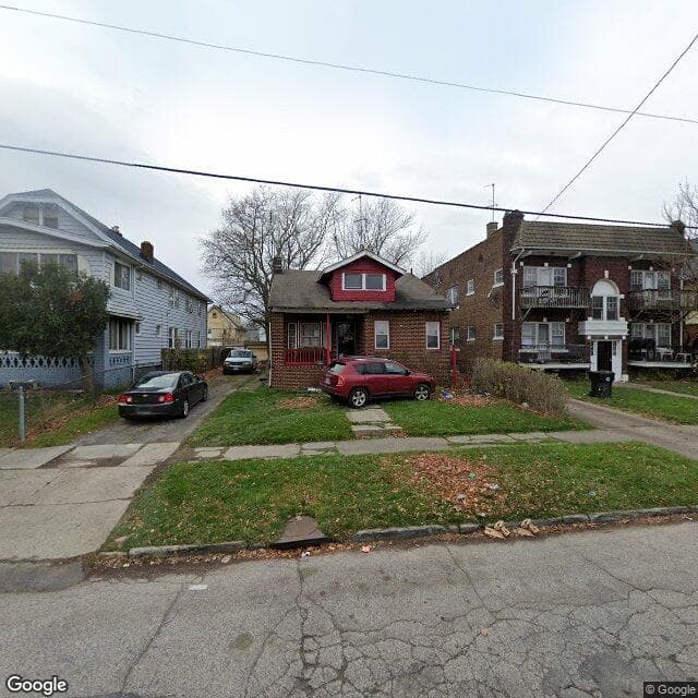 3322 E 140th St