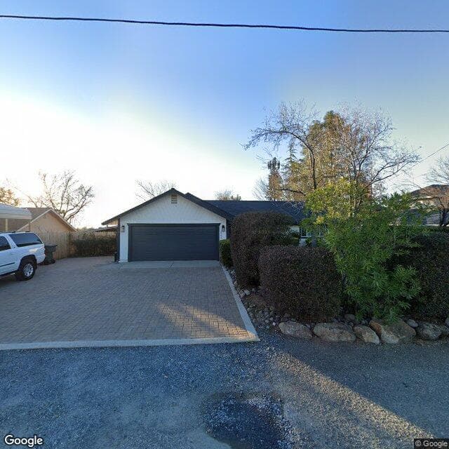 1445 Lowe Ln
